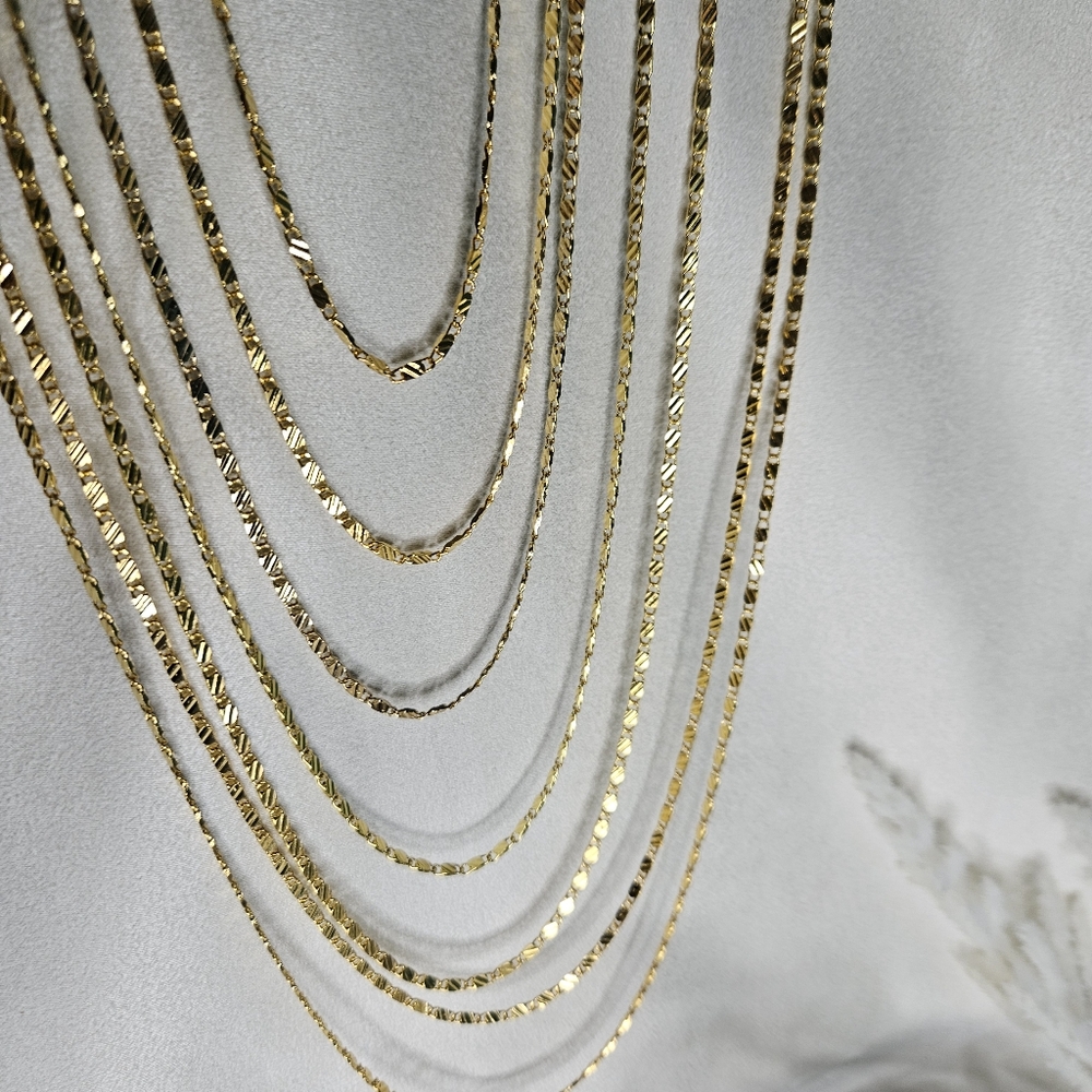 💛14k Gold Embossed Tile Chain